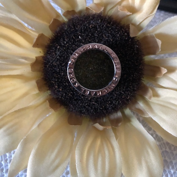 Michael Kors ring - Picture 1 of 4